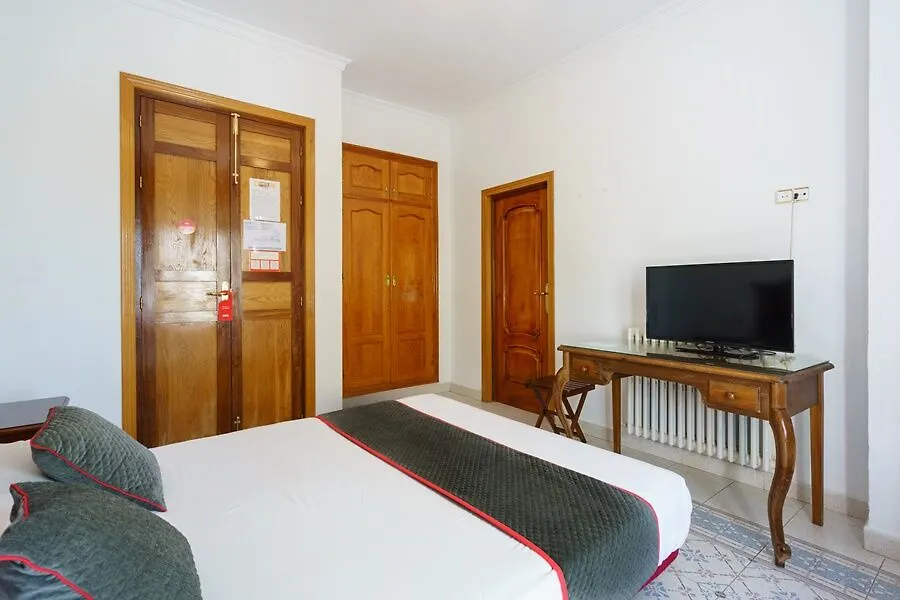 Oyo Hotel Espana Lanjarón 2*,